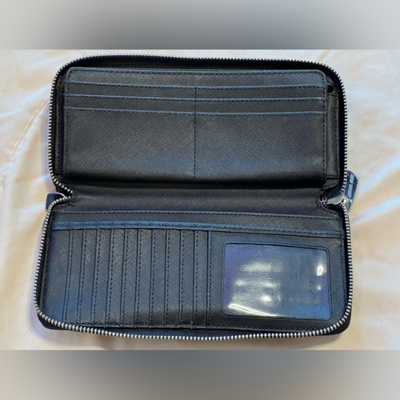 Michael Kors Wallet - Picture 7 of 7